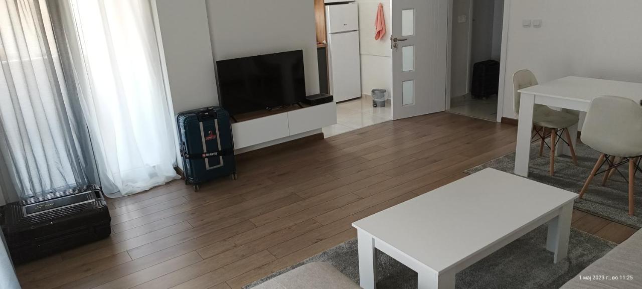 Grand Apartments סטרומיצה מראה חיצוני תמונה