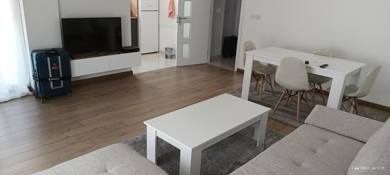 Grand Apartments סטרומיצה מראה חיצוני תמונה