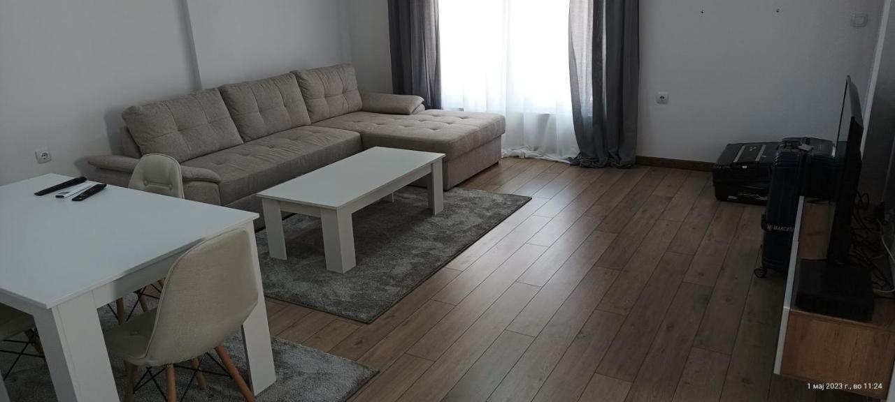 Grand Apartments סטרומיצה מראה חיצוני תמונה