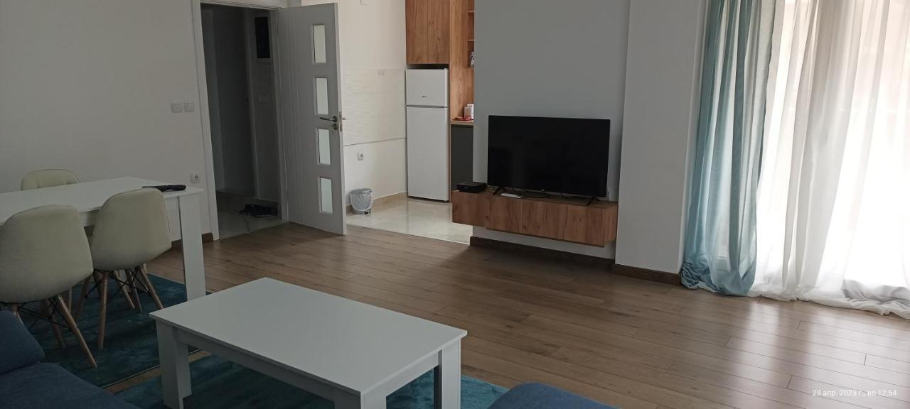 Grand Apartments סטרומיצה מראה חיצוני תמונה